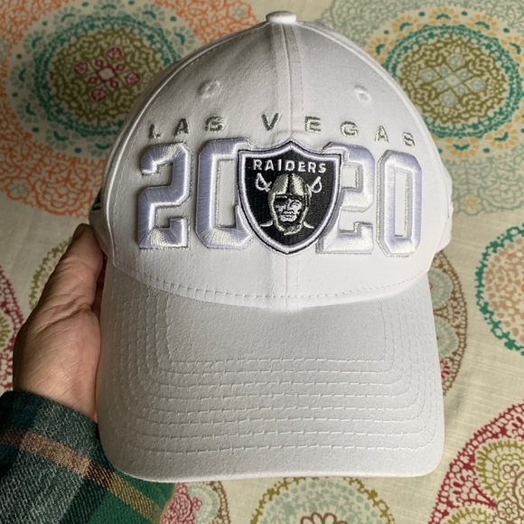 New Era 9Forty Las Vegas Raiders 2020 White SnapBack Hat EUC